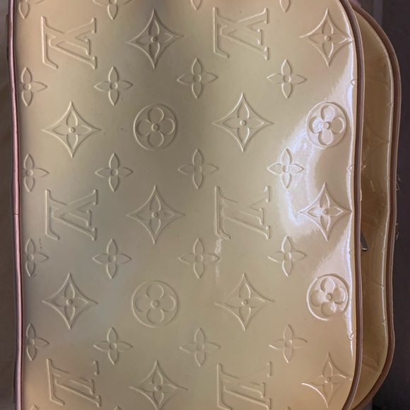 Louis Vuitton - Picture 3 of 10